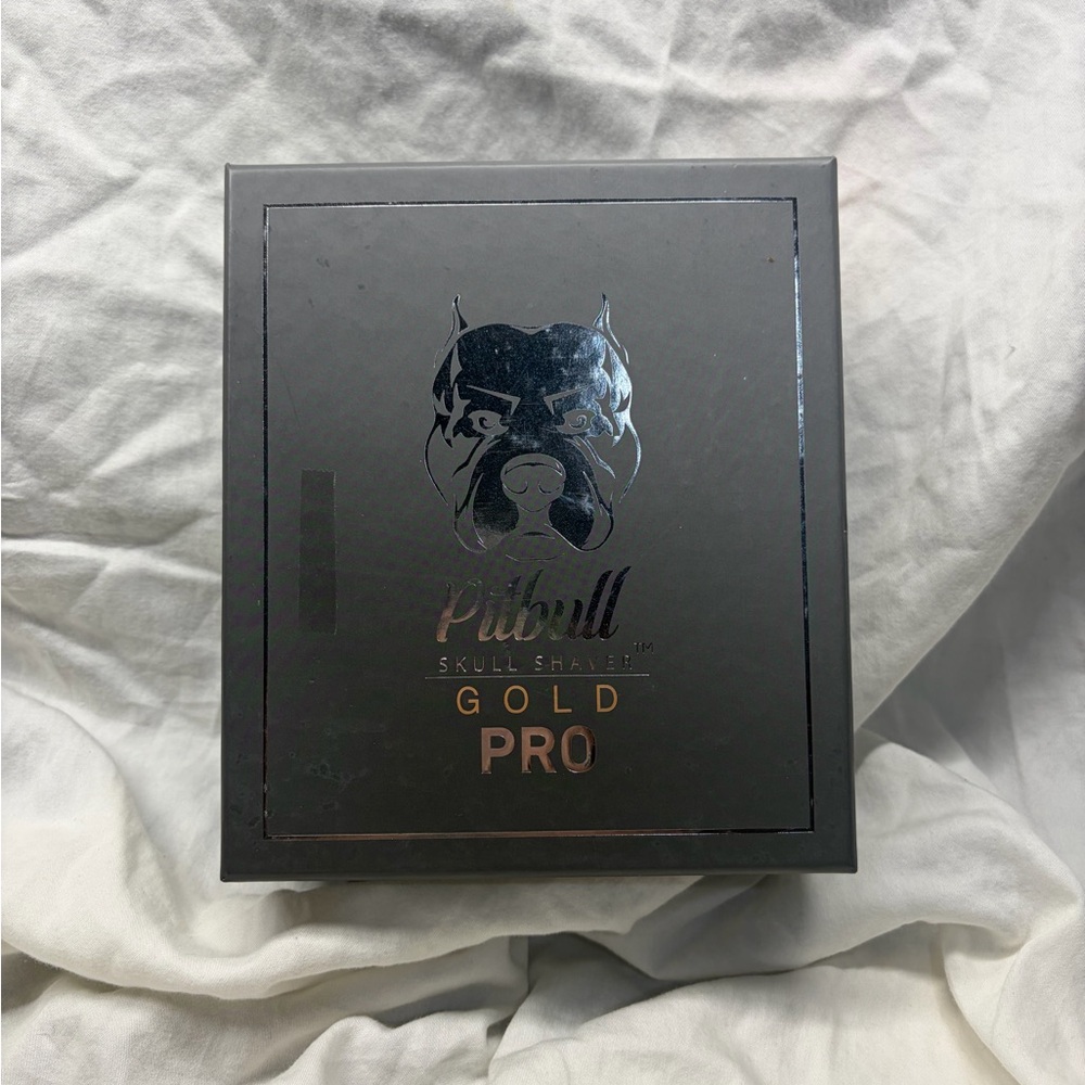 Gold Pro Men's Shaver - Black